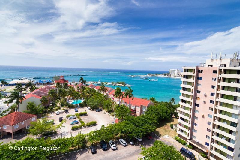 Beach-Side Condos At Turtle Beach Towers Ocho Rios Exterior foto