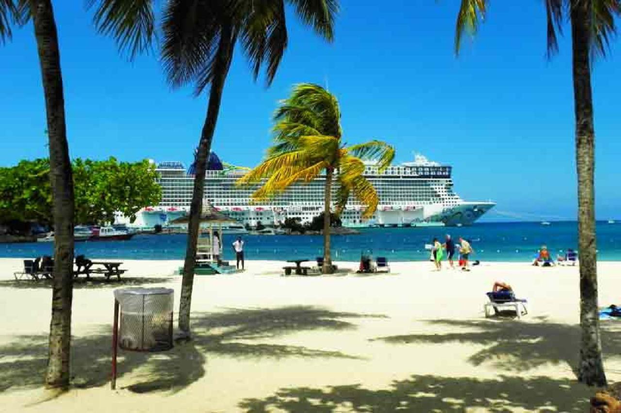 Beach-Side Condos At Turtle Beach Towers Ocho Rios Exterior foto