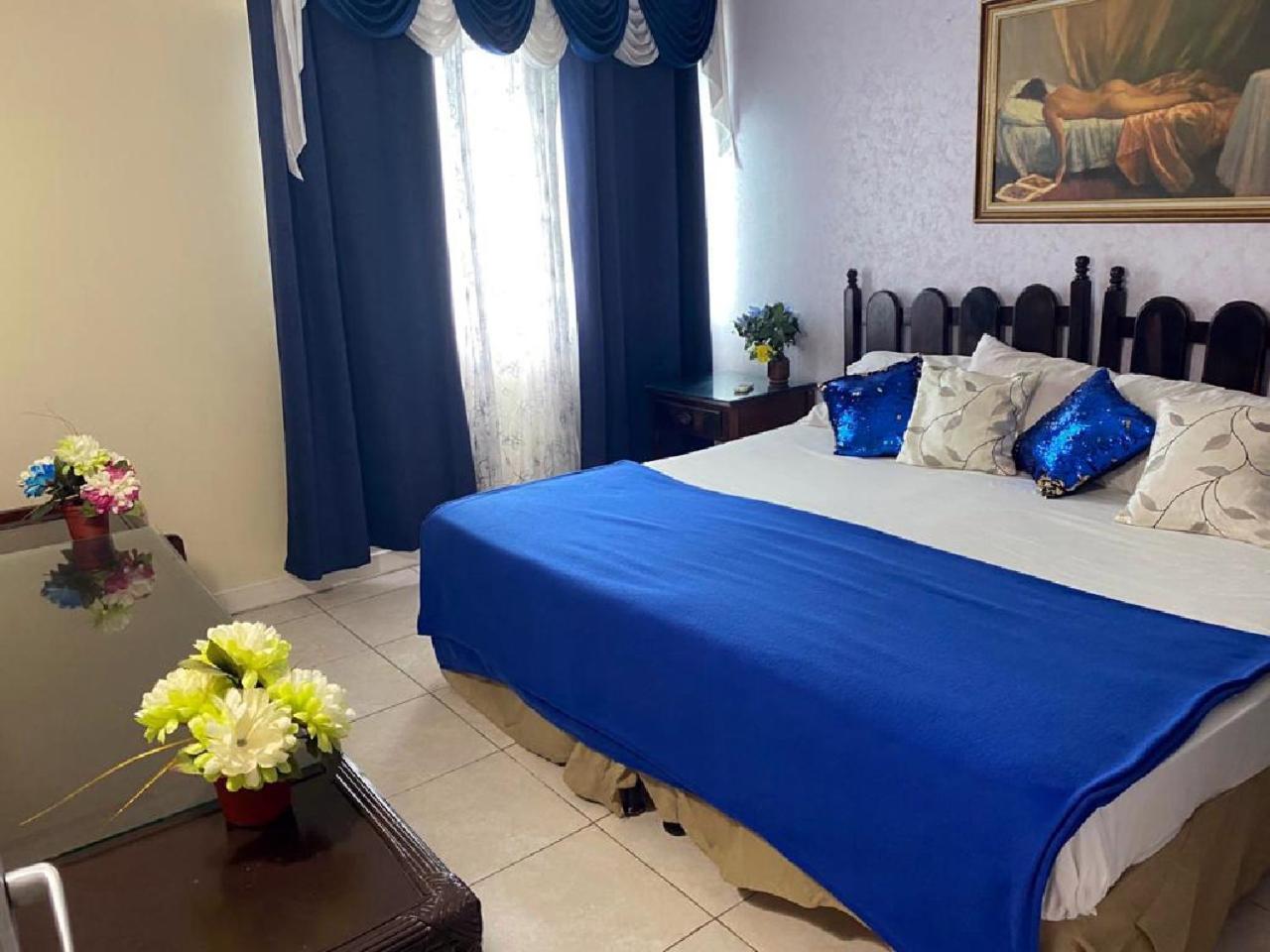 Beach-Side Condos At Turtle Beach Towers Ocho Rios Quarto foto