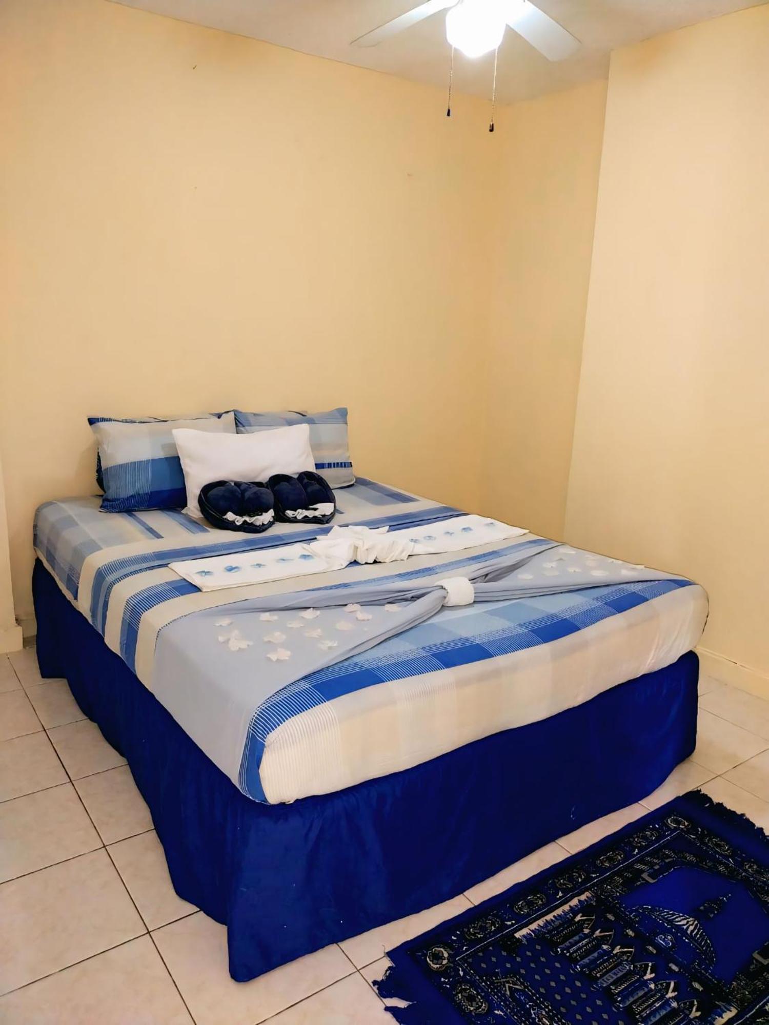 Beach-Side Condos At Turtle Beach Towers Ocho Rios Exterior foto
